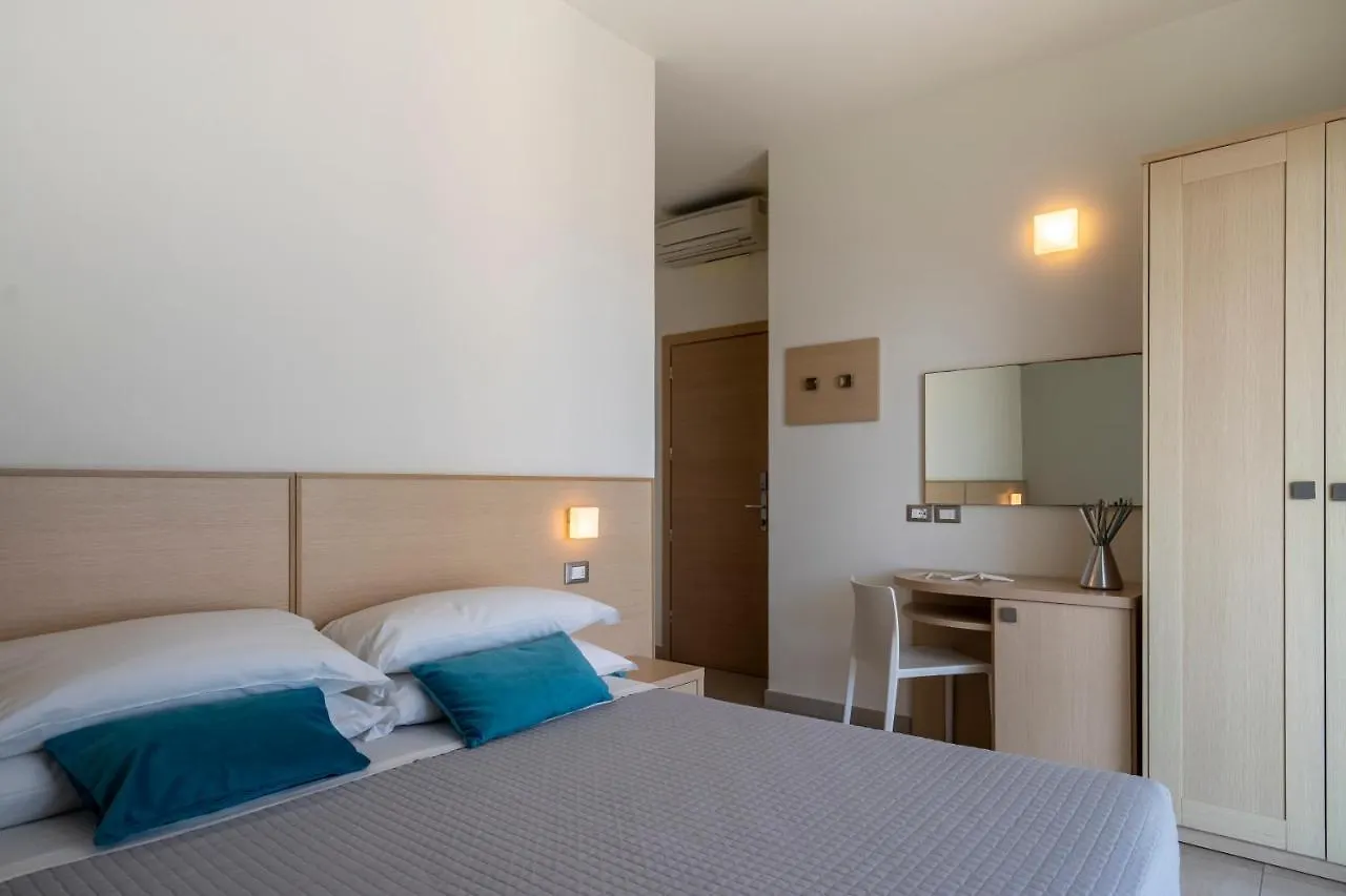 Hotel Constellation Rimini 3*,