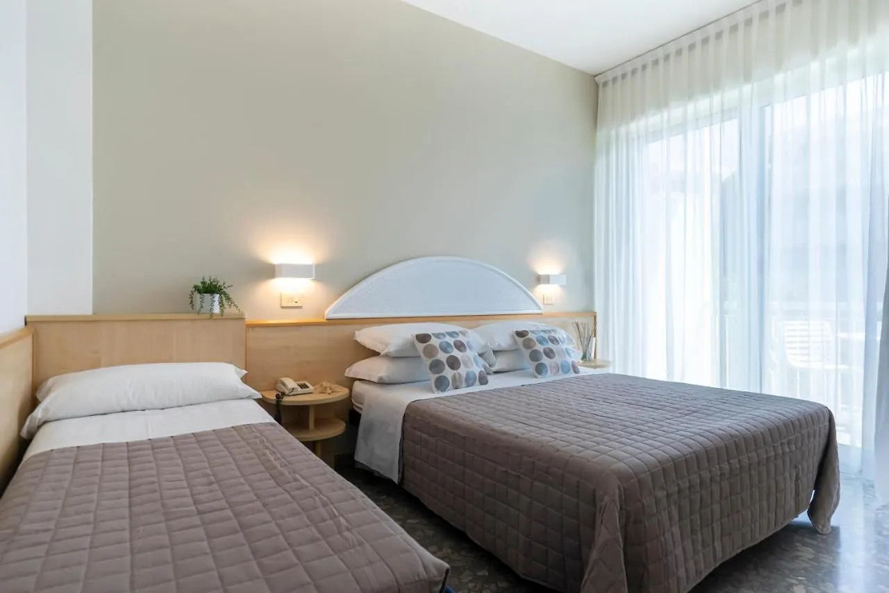 Hotel Constellation Rimini 3*,